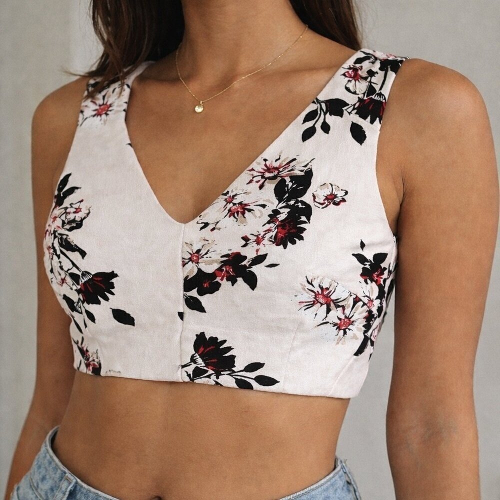 Dynamite size M, Floral Sleeveless Women's Crop Top, zipper back, V neck